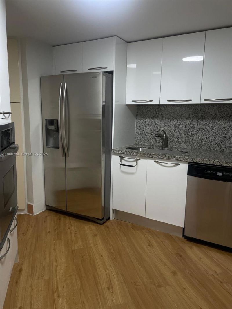 999 Brickell Bay Drive, Unit 1202, Miami, FL 33131 Photo