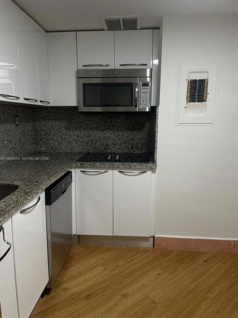 999 Brickell Bay Drive, Unit 1202, Miami, FL 33131 Photo