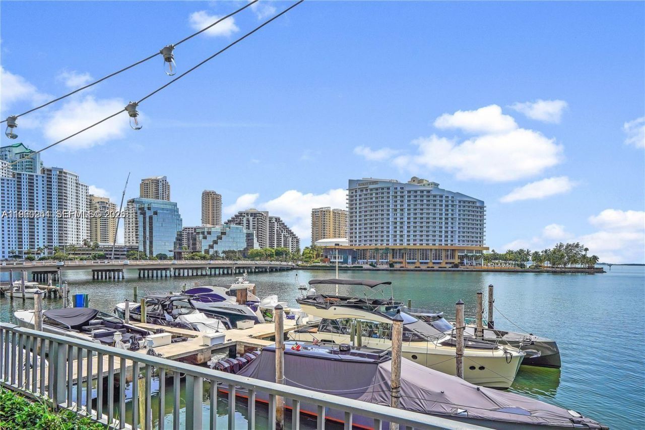 999 Brickell Bay Drive, Unit 1202, Miami, FL 33131 Photo