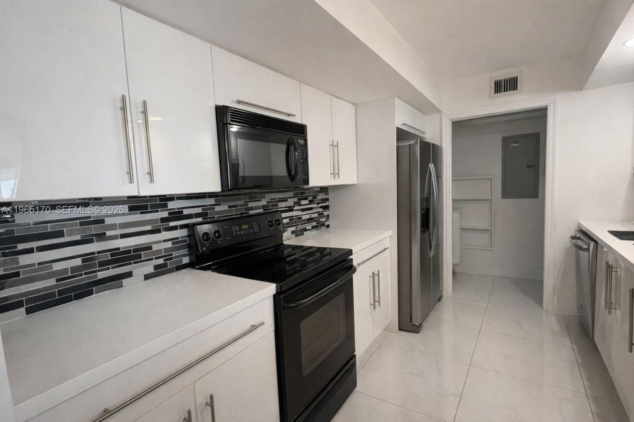 6917 Collins Ave, Unit 820, Miami Beach, FL 33141 Photo