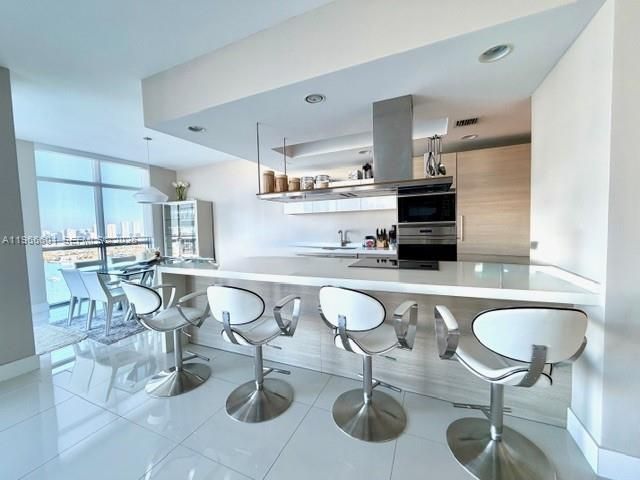 17301 Biscayne Blvd, Unit 2110, North Miami Beach, FL 33160 Photo