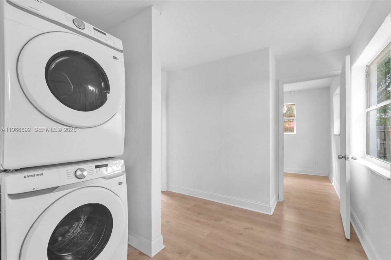 841 NW 15th Ter, Fort Lauderdale, FL 33311 Photo