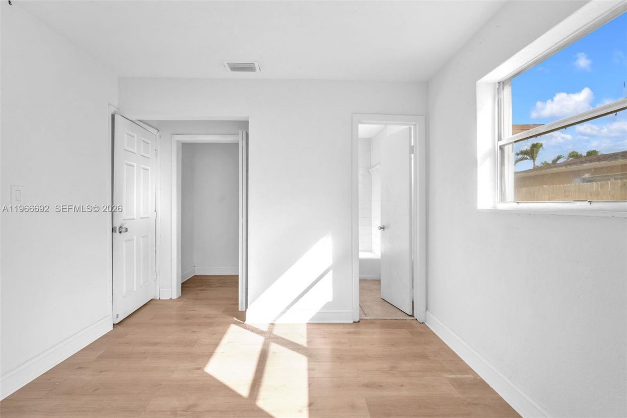 841 NW 15th Ter, Fort Lauderdale, FL 33311 Photo