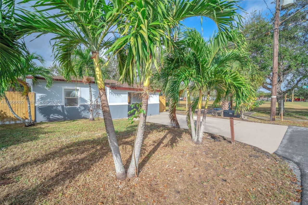 841 NW 15th Ter, Fort Lauderdale, FL 33311 Photo