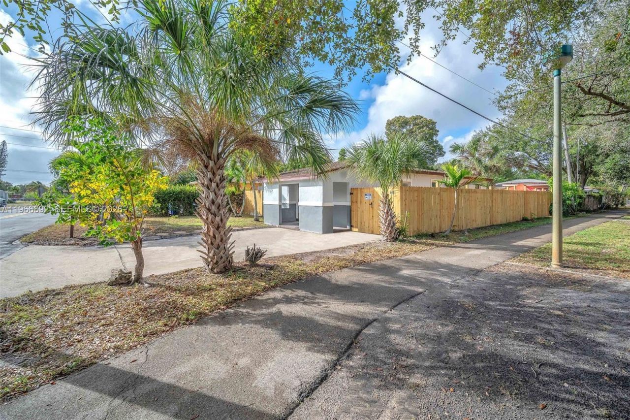 841 NW 15th Ter, Fort Lauderdale, FL 33311 Photo