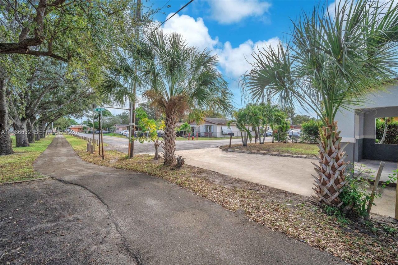 841 NW 15th Ter, Fort Lauderdale, FL 33311 Photo