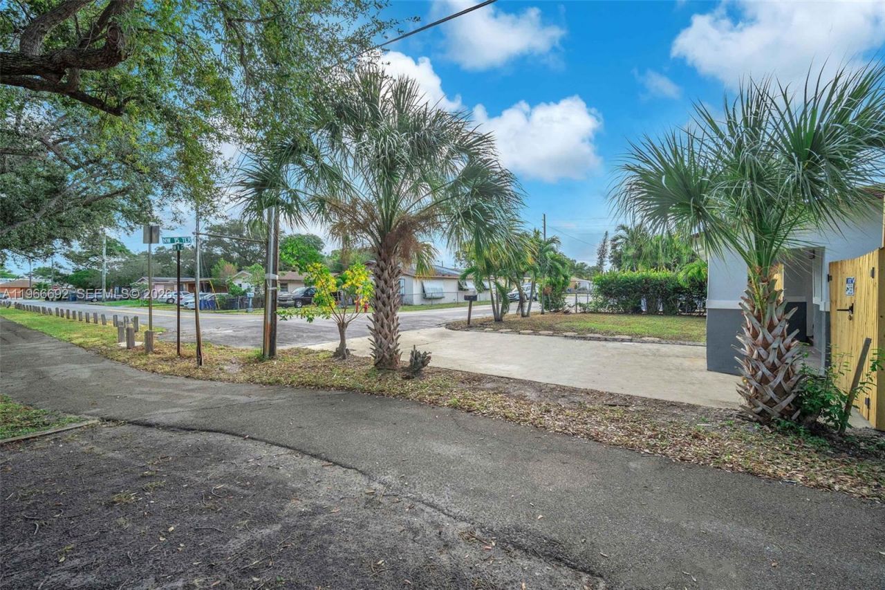 841 NW 15th Ter, Fort Lauderdale, FL 33311 Photo