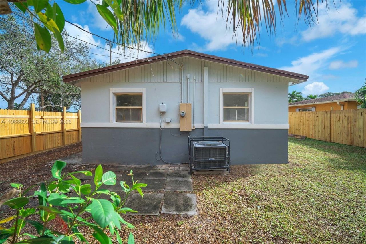 841 NW 15th Ter, Fort Lauderdale, FL 33311 Photo