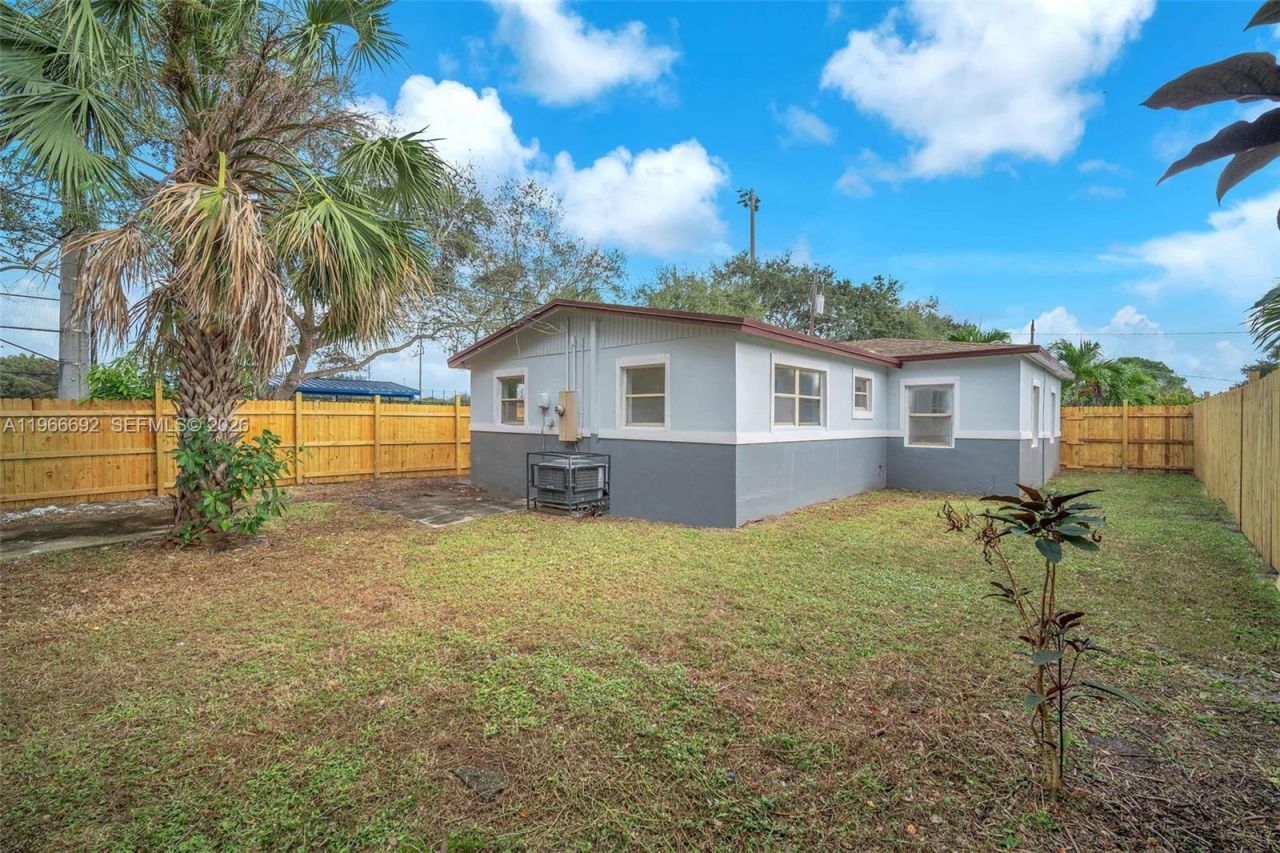 841 NW 15th Ter, Fort Lauderdale, FL 33311 Photo