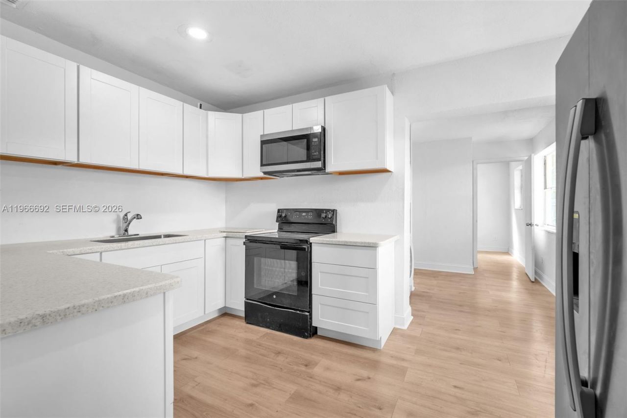 841 NW 15th Ter, Fort Lauderdale, FL 33311 Photo