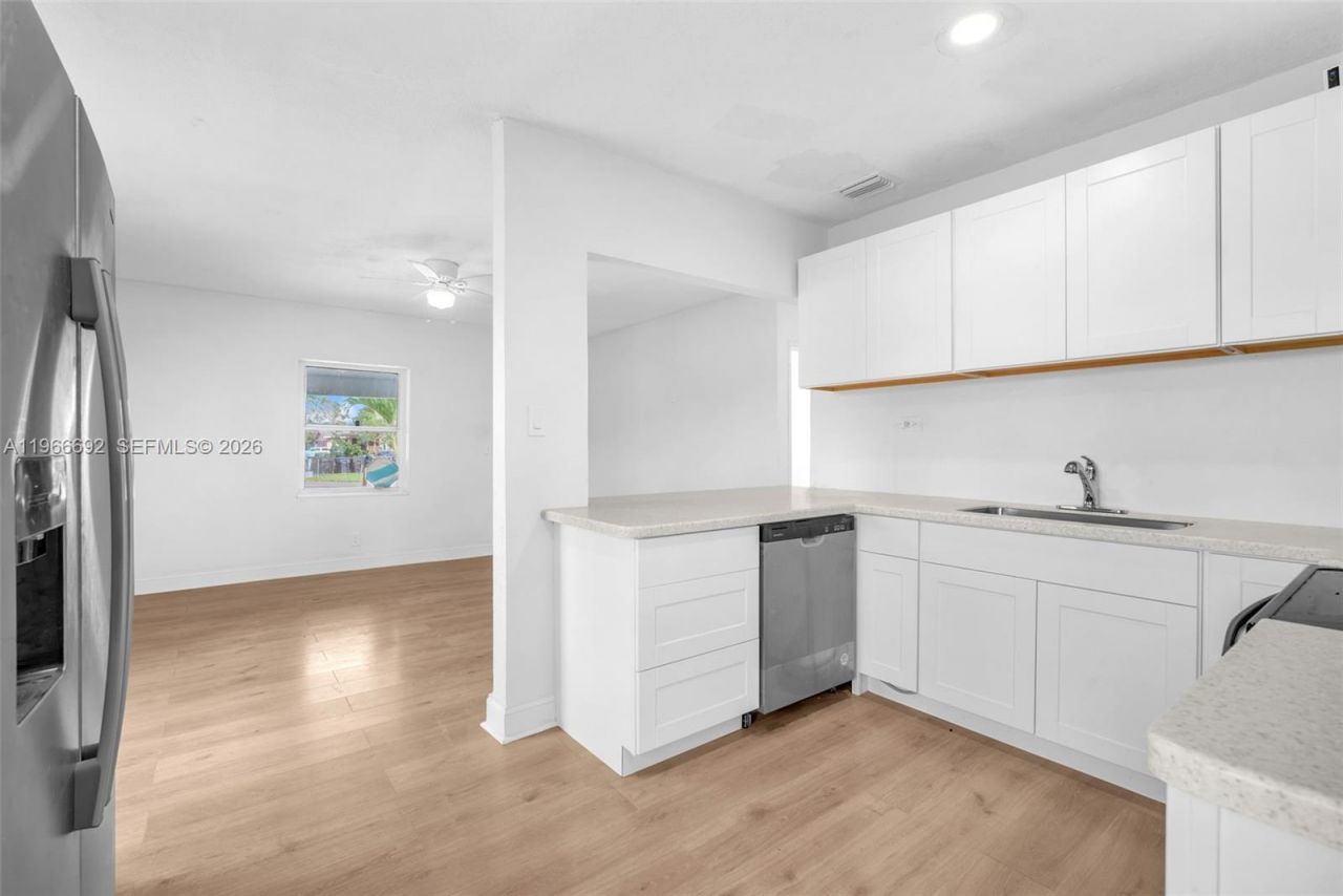 841 NW 15th Ter, Fort Lauderdale, FL 33311 Photo