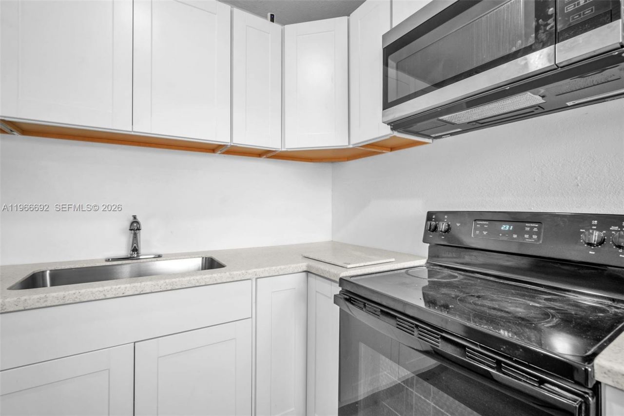 841 NW 15th Ter, Fort Lauderdale, FL 33311 Photo