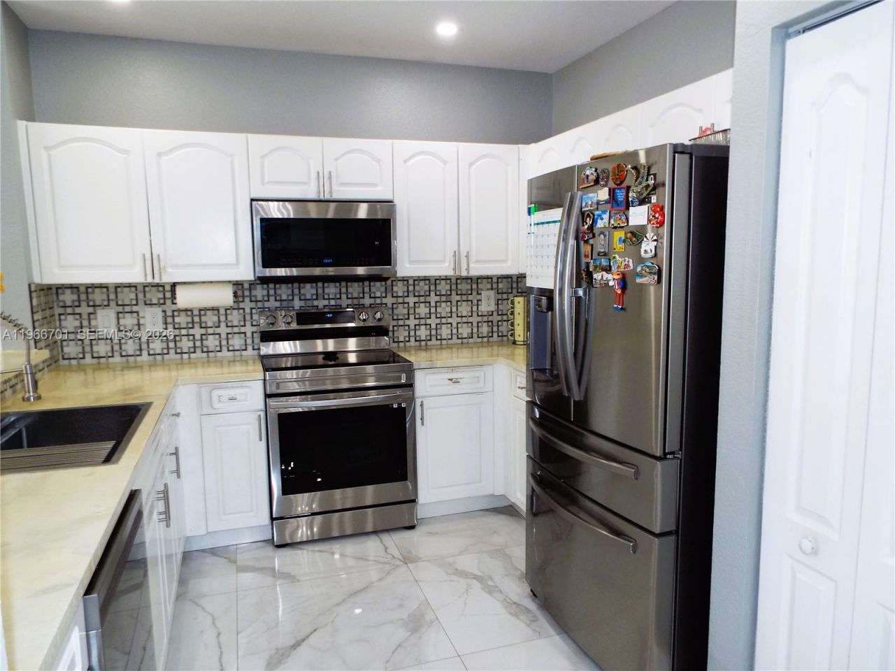 21470 SW 85th Path , Cutler Bay, FL 33189 Photo