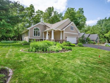 138 Dahlia Street, Mahtomedi, MN 55115