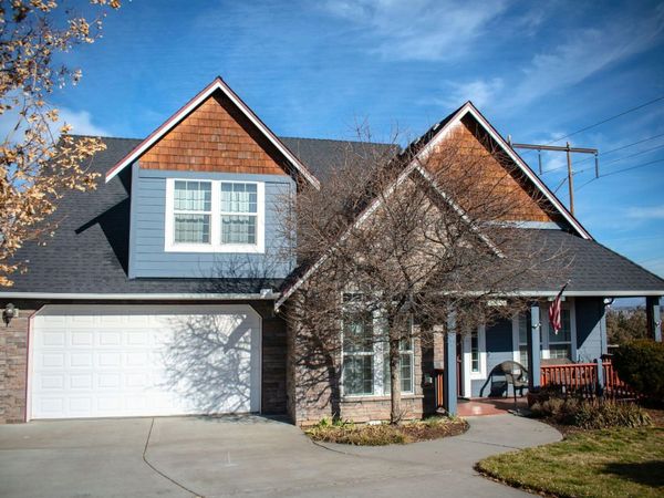 3995 SW Salmon Avenue, Redmond, OR 97756