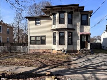 307 Highland Avenue , East Syracuse, NY 13057