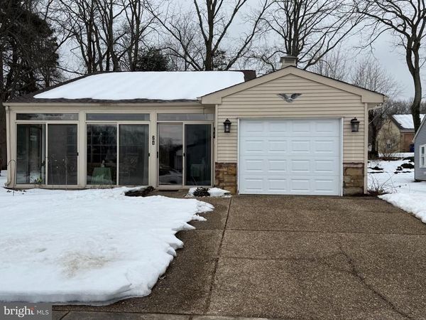 24 SAINT DAVIDS PLACE, SOUTHAMPTON, NJ 08088