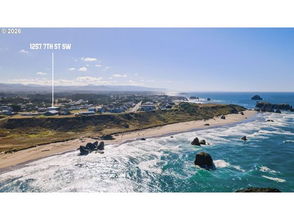 1257 7TH ST, Bandon, OR 97411