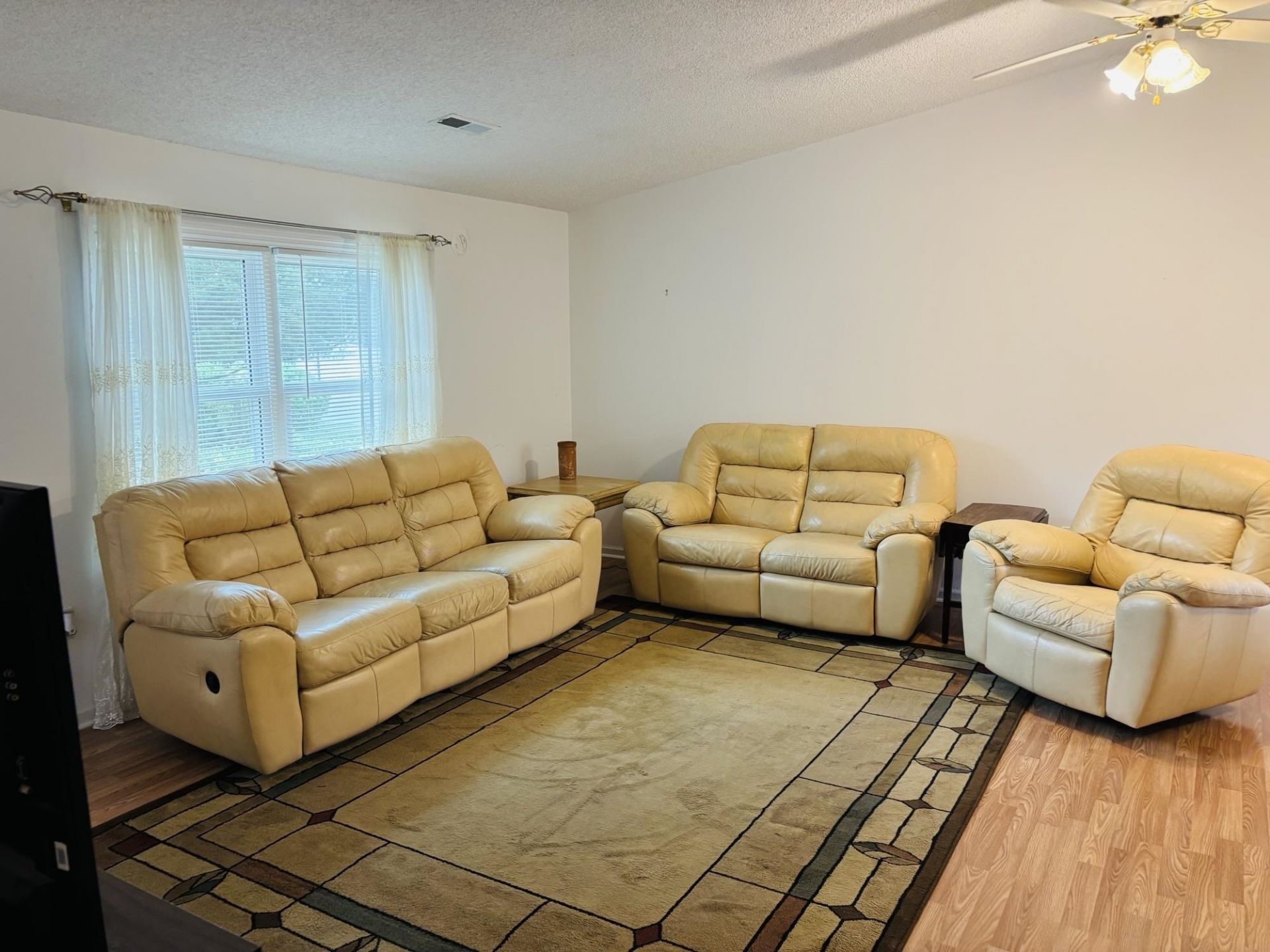 1012 Perrin Dr. Photo 5
