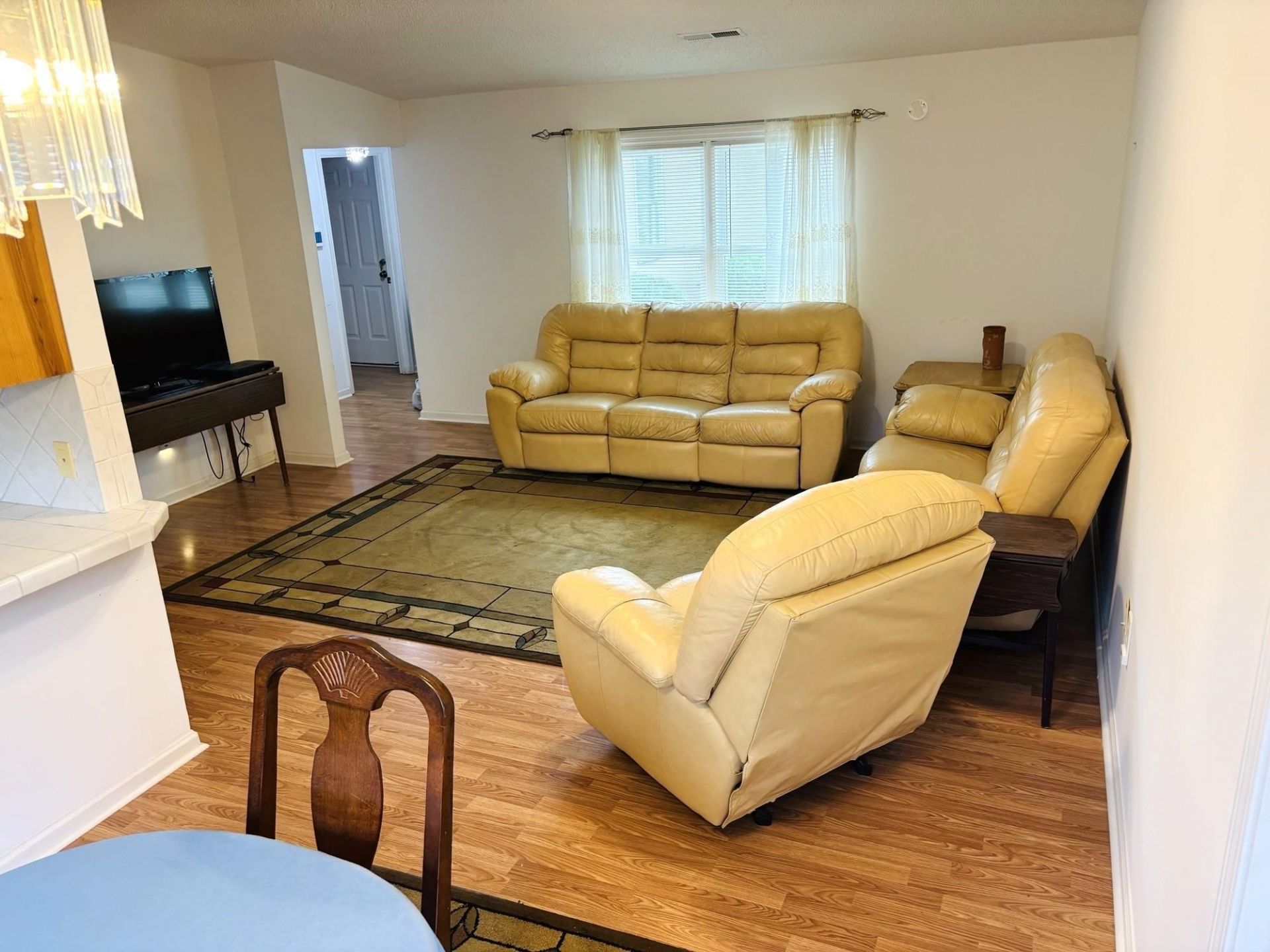 1012 Perrin Dr. Photo 6