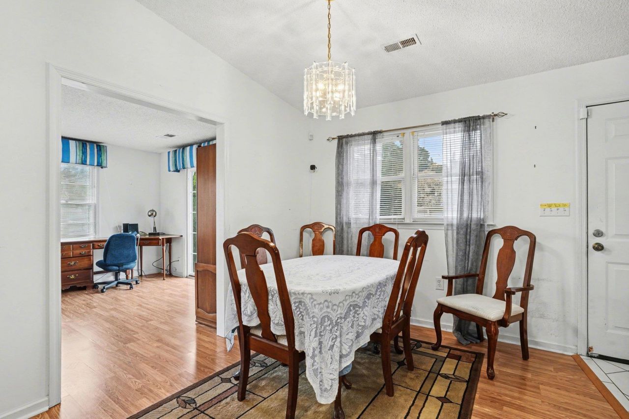 1012 Perrin Dr.  Photo 6