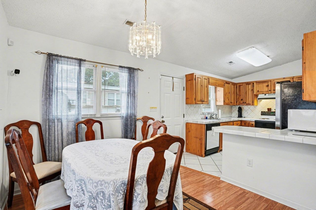 1012 Perrin Dr.  Photo 7