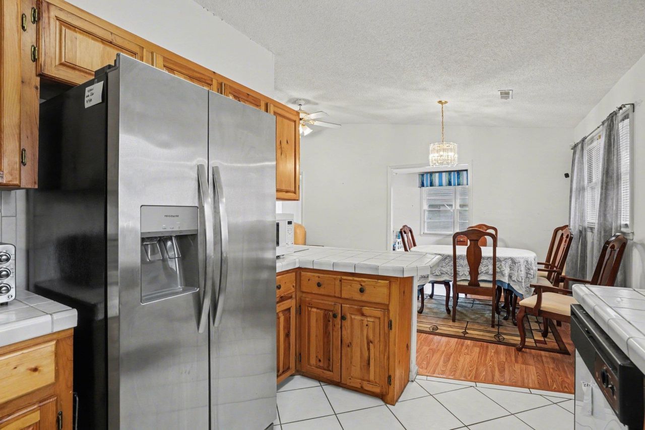 1012 Perrin Dr.  Photo 8