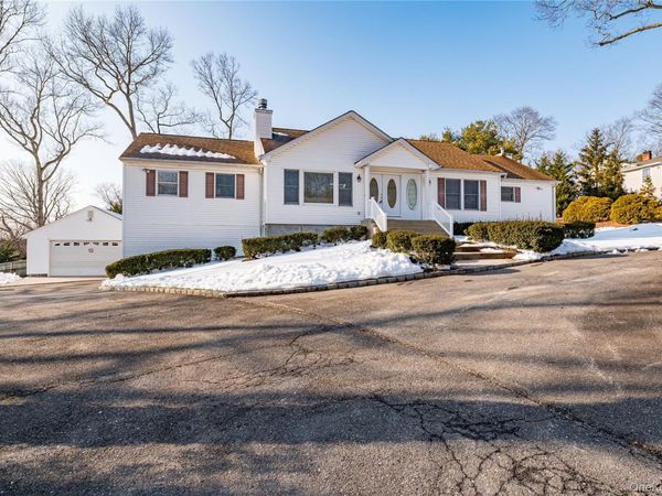 166 Grassy Pond Drive S, Smithtown, NY 11787