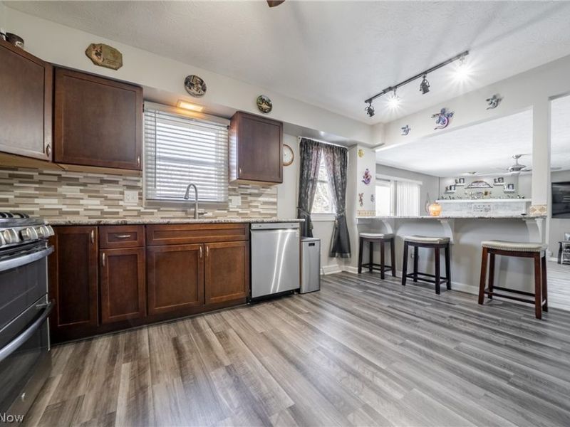 370 Lear Road, Avon Lake, OH 44012 Photo 12