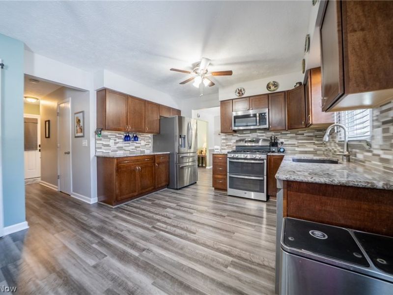 370 Lear Road, Avon Lake, OH 44012 Photo 13