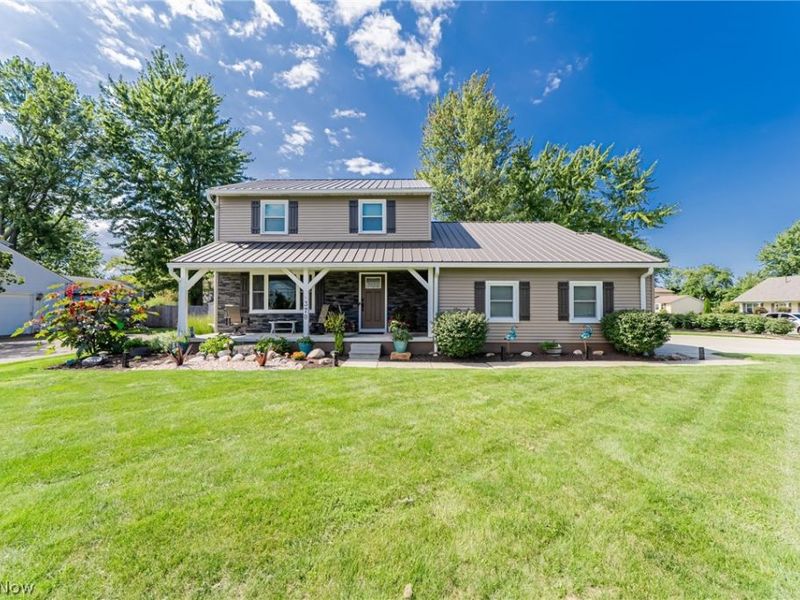 370 Lear Road, Avon Lake, OH 44012 Photo 2