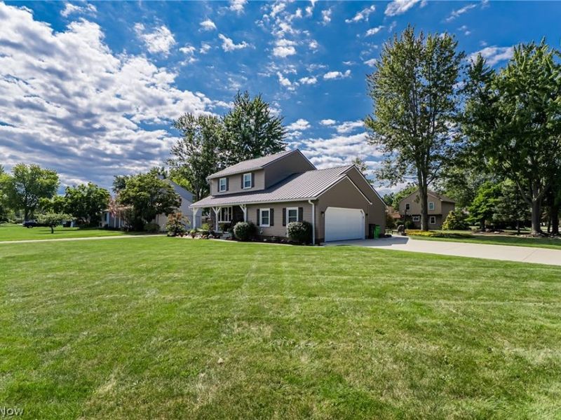 370 Lear Road, Avon Lake, OH 44012 Photo 4