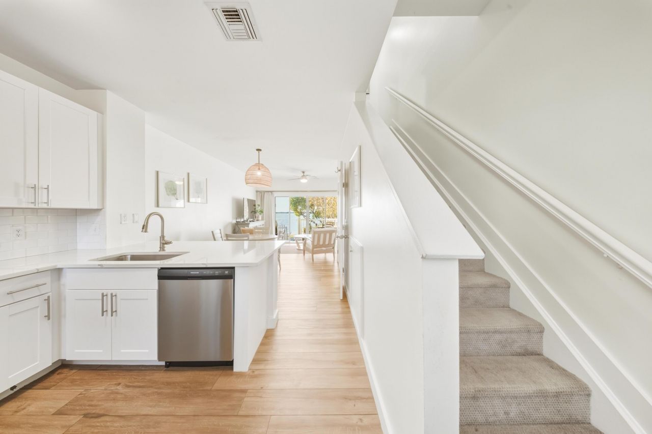 5106 Sunset Village Drive, Duck, FL 33050 Photo