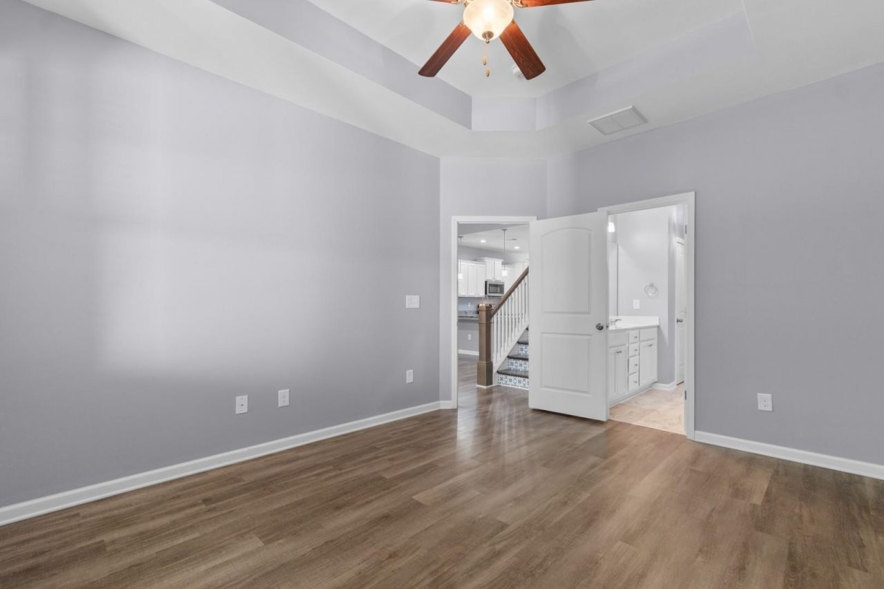 100 Machrie Loop Photo 15