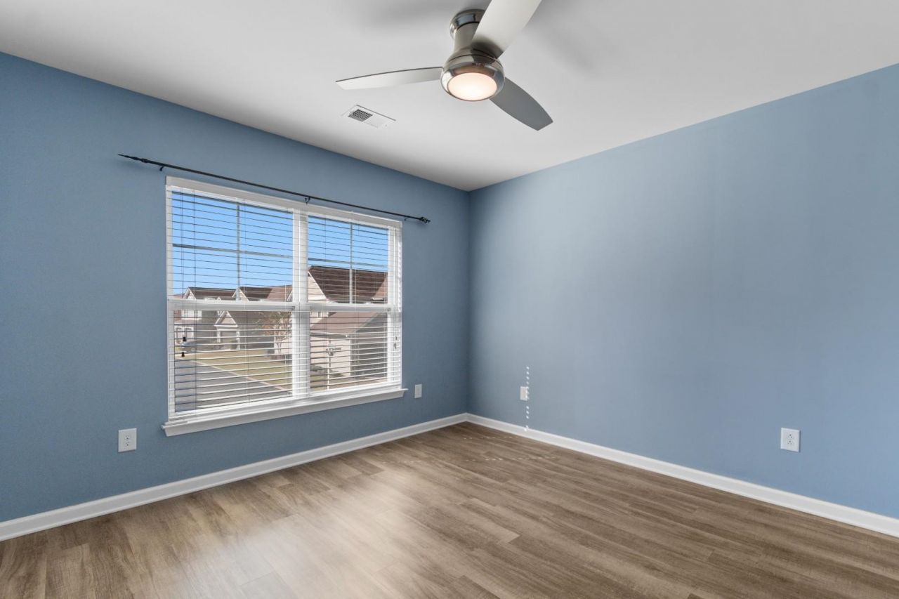 100 Machrie Loop Photo 21