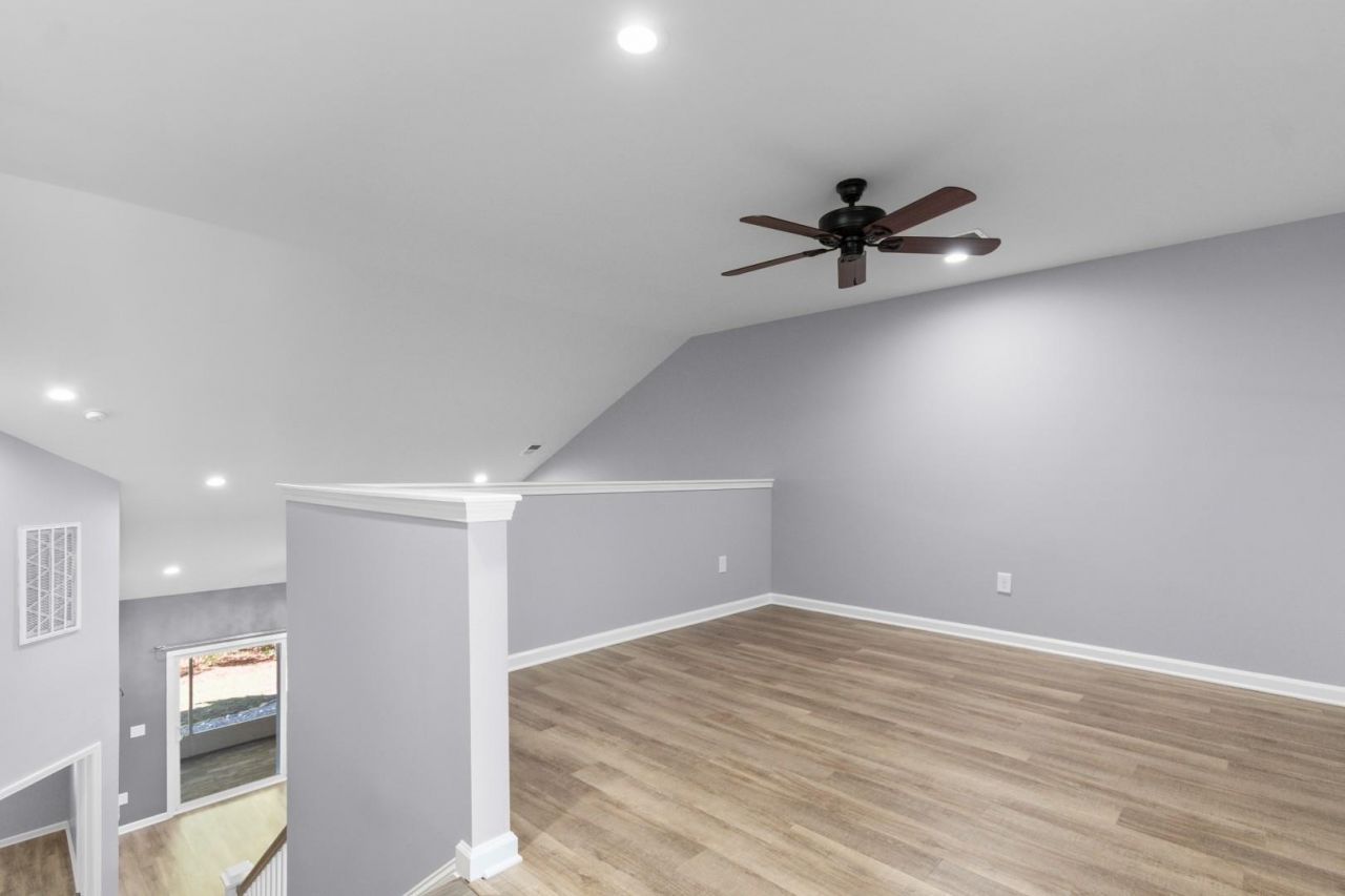 100 Machrie Loop Photo 23