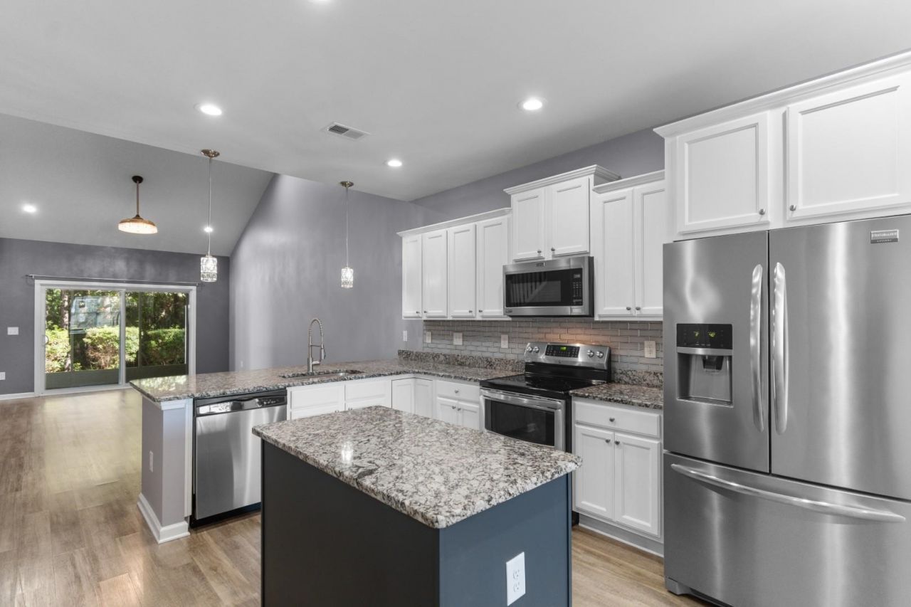 100 Machrie Loop Photo 6