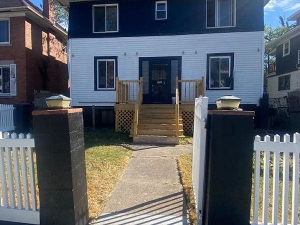 909 Burlingame Street, Detroit, Mi 48202