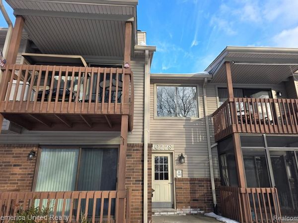 10228 Nancys Boulevard, Grosse Ile Twp, MI 48138