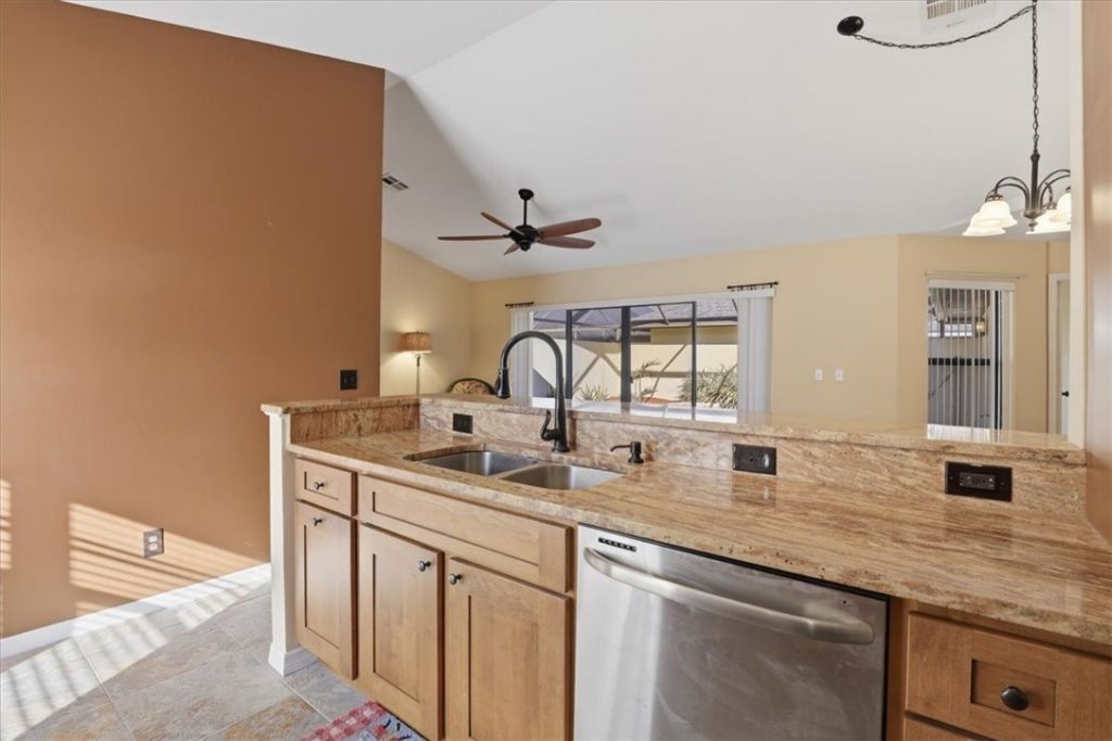 6285 N Mirror Lake Drive, Unit 6285, Sebastian, FL 32958 Photo