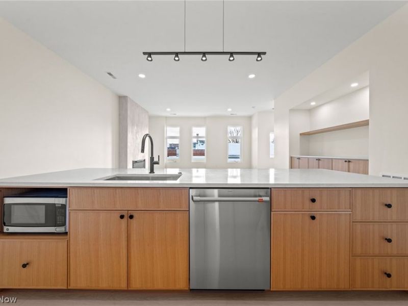 2149 Columbus Road, Cleveland, OH 44113 Photo 10