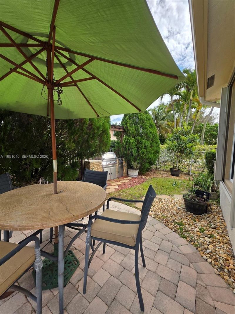 1905 Harbor View Cir, Weston, FL 33327 Photo