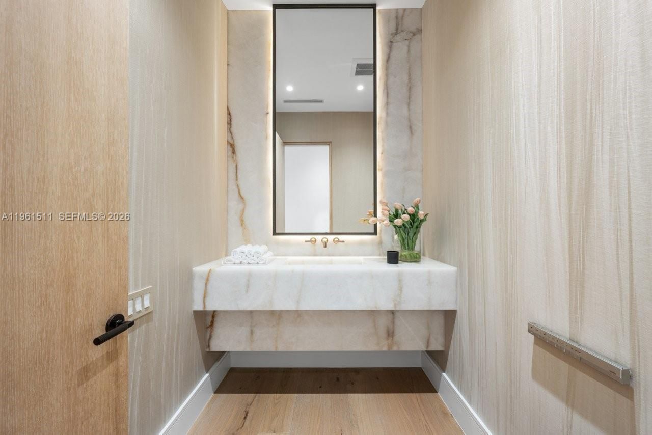 1107 Hillsboro Mile , Hillsboro Beach, FL 33062 Photo