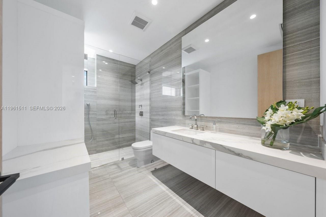 1107 Hillsboro Mile , Hillsboro Beach, FL 33062 Photo