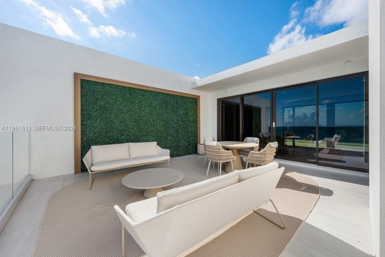 1107 Hillsboro Mile , Hillsboro Beach, FL 33062 Photo