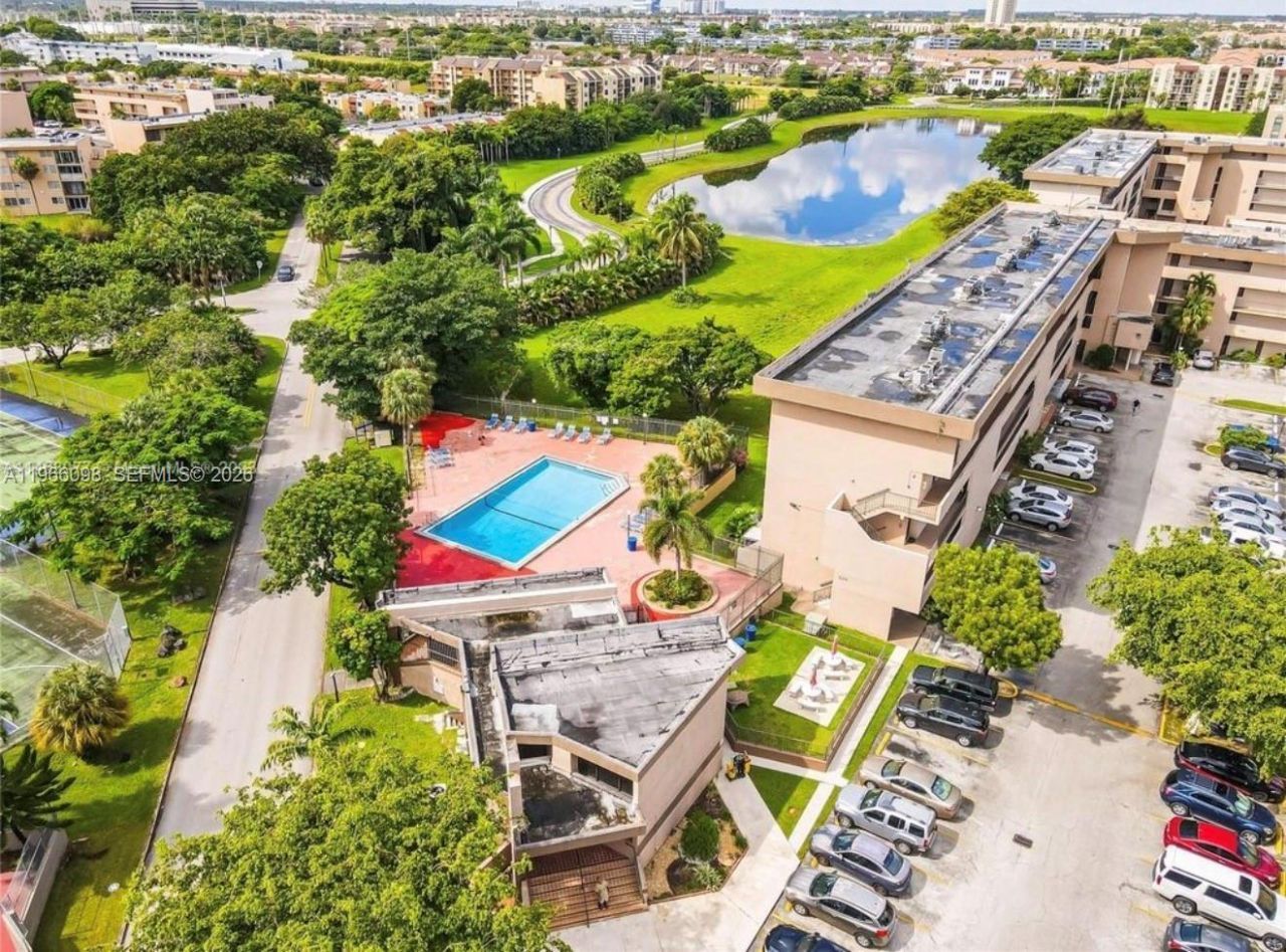 830 NW 87th Ave, Unit 303, Miami, FL 33172 Photo