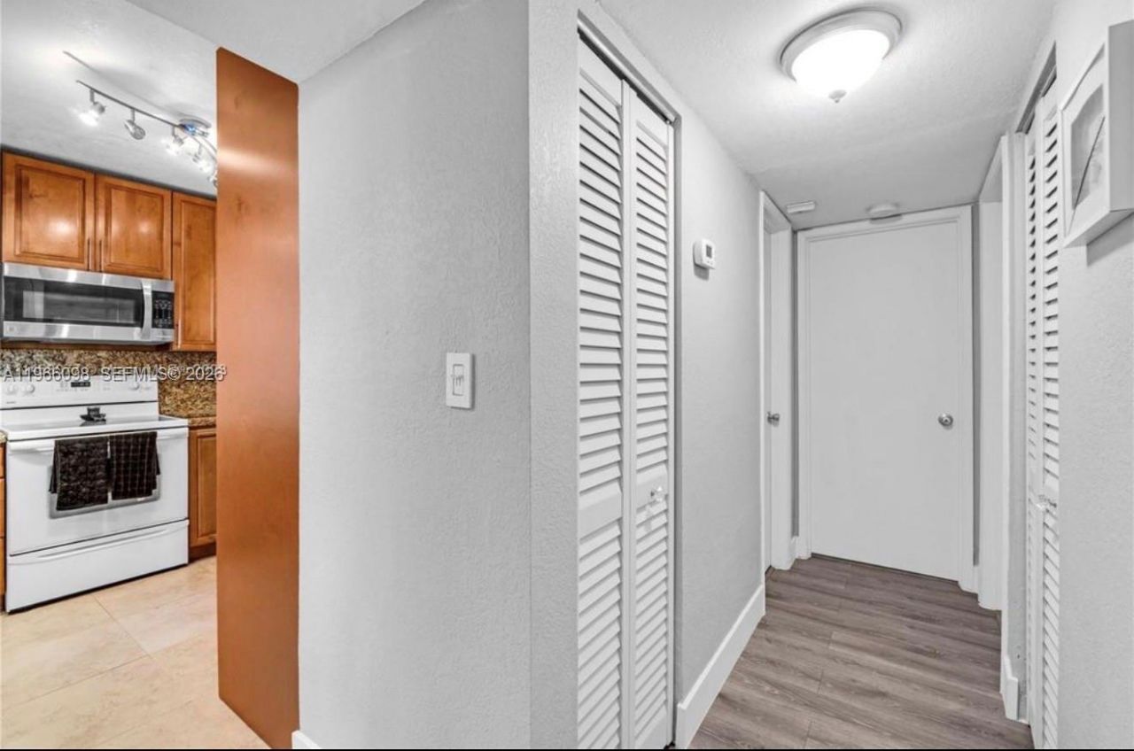 830 NW 87th Ave, Unit 303, Miami, FL 33172 Photo