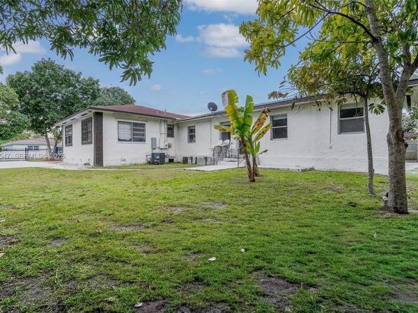 65 NW 118th St, Miami, FL 33168