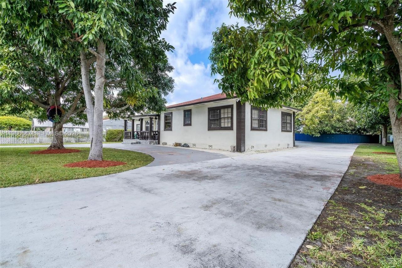 65 NW 118th St, Miami, FL 33168 Photo