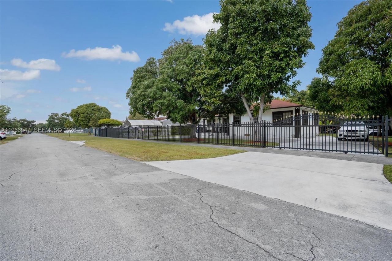 65 NW 118th St, Miami, FL 33168 Photo